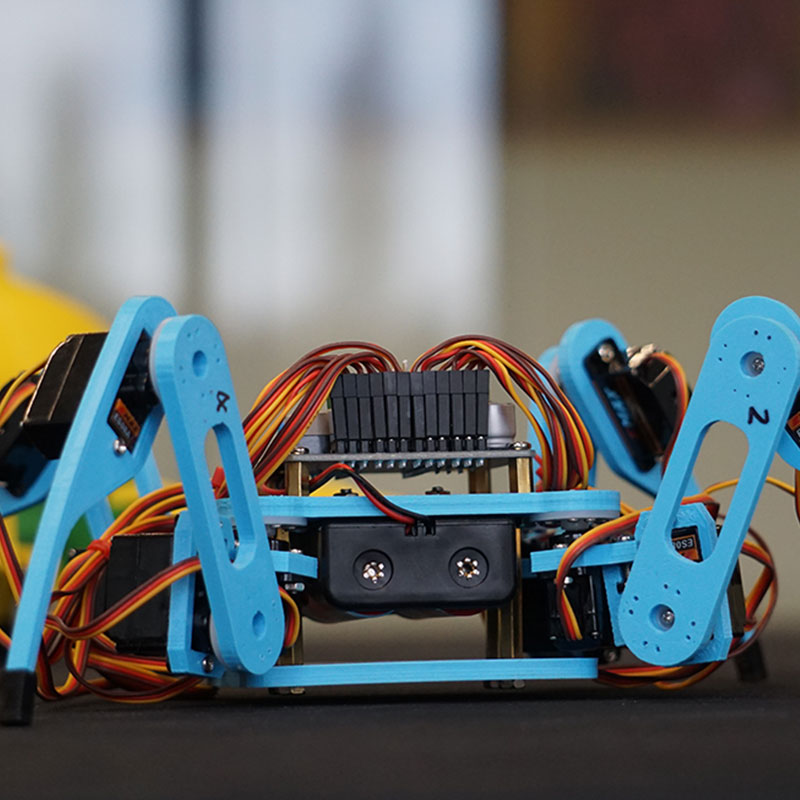 Robot bleu détail